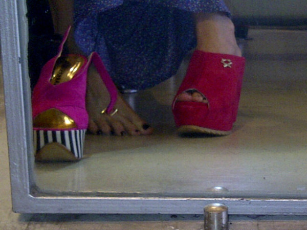 Gabriela Sari Feet