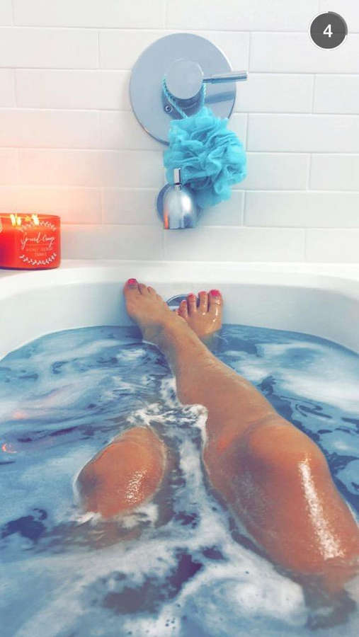 Lauren Riihimaki Feet
