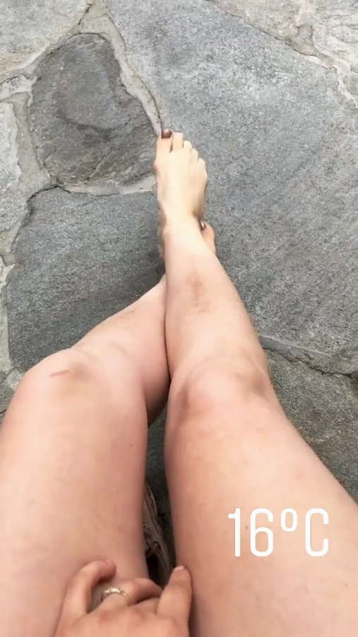 Viktoriya Dayneko Feet