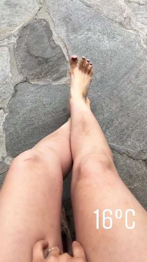 Viktoriya Dayneko Feet