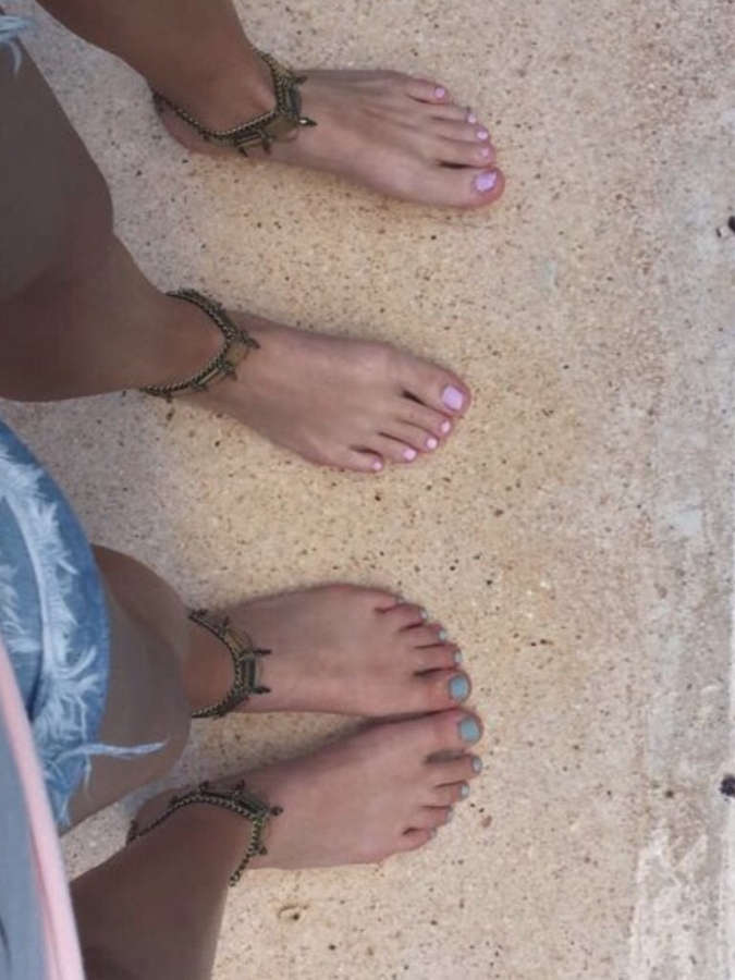 Sadie Robertson Feet