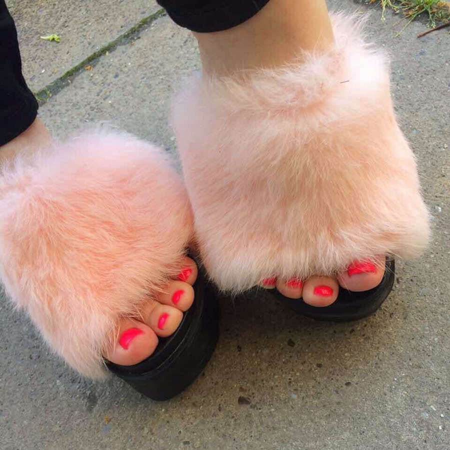 Maja Nikolic Feet