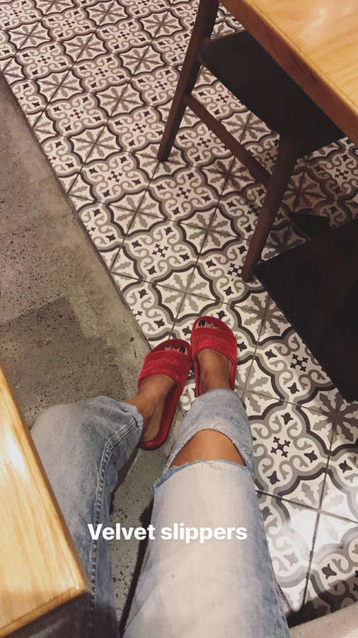 Tala Samman Feet