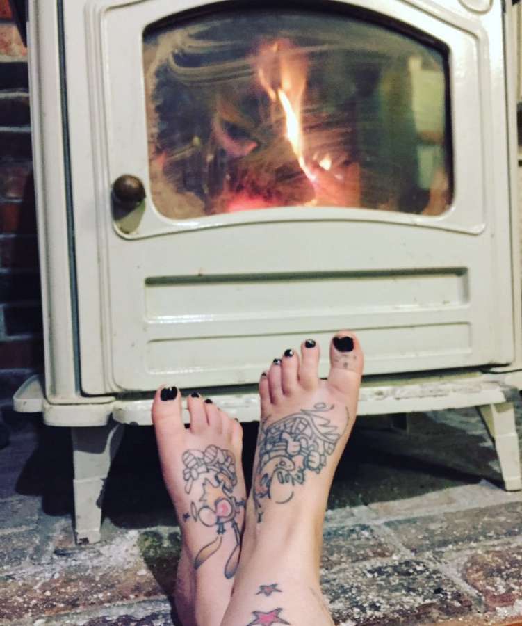 Kitty Crystal Feet