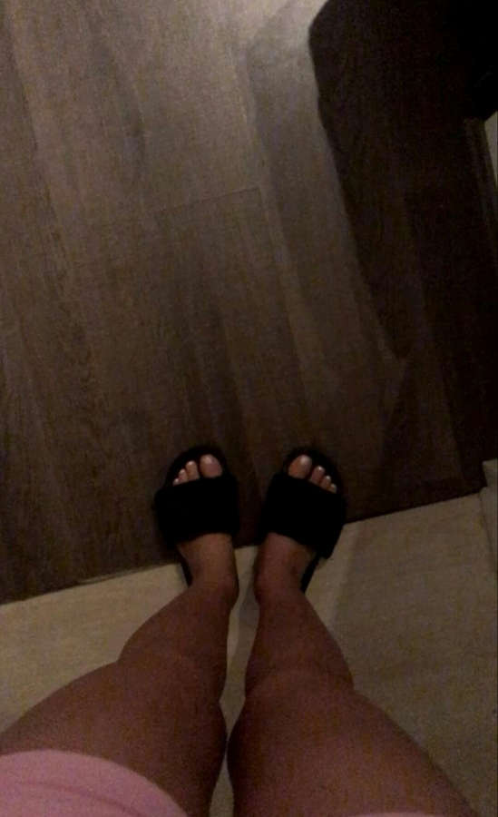 Rebeka Karpati Feet