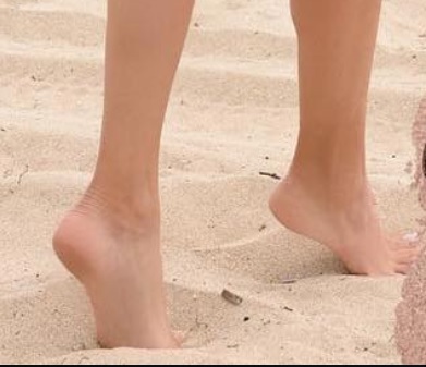 Elizabeth Gutierrez Feet