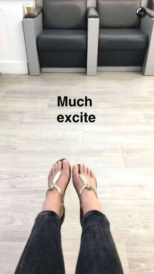 Sara Hopkins Feet