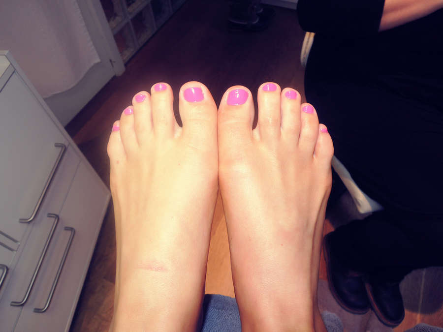Amalie Szigethy Feet