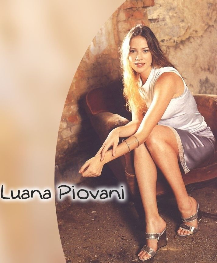 Luana Piovani Feet