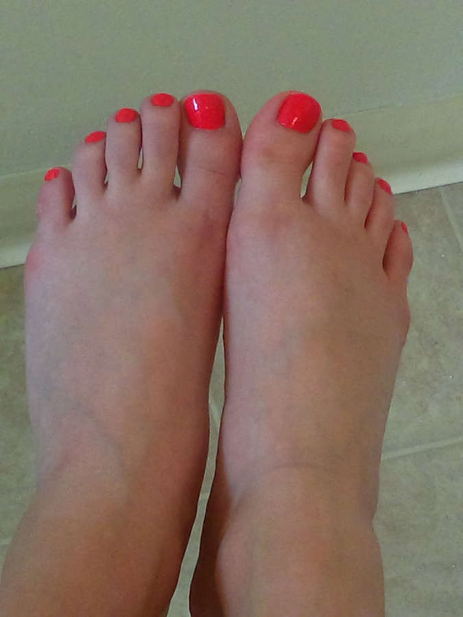 Olivia Kasady Feet