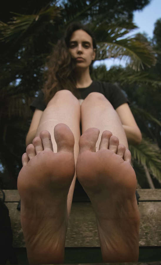 Anneke Necro Feet