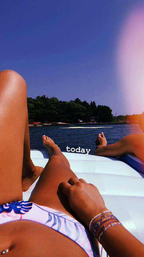 Lauren Riihimaki Feet