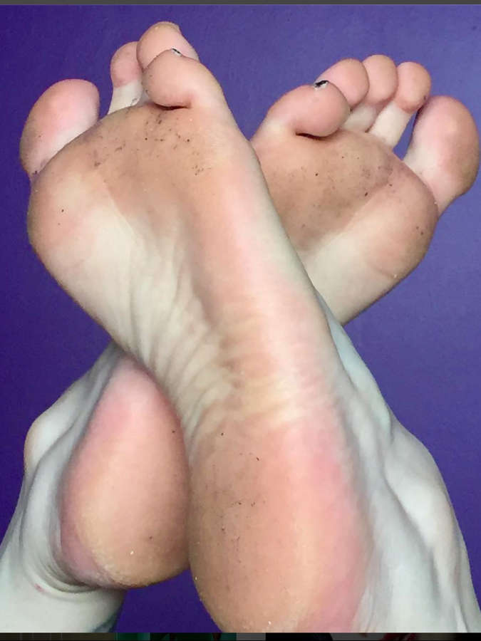 Maya Sinstress Feet
