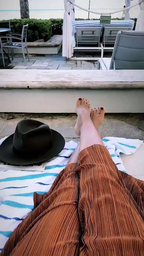 Nikki Phillips Feet
