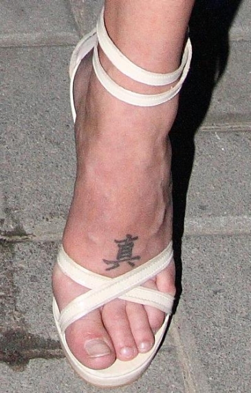 Natalia Lesz Feet