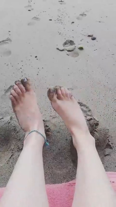 Kassandra Reinhardt Feet