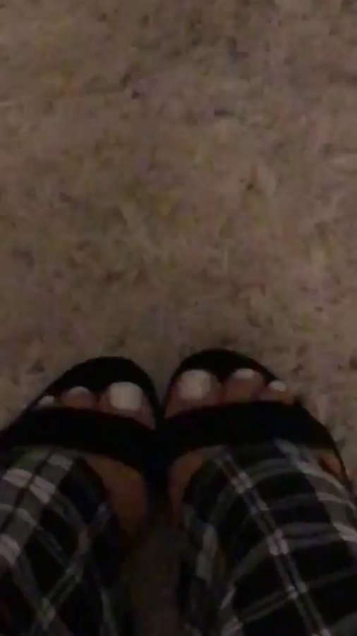 Maggie Lindemann Feet