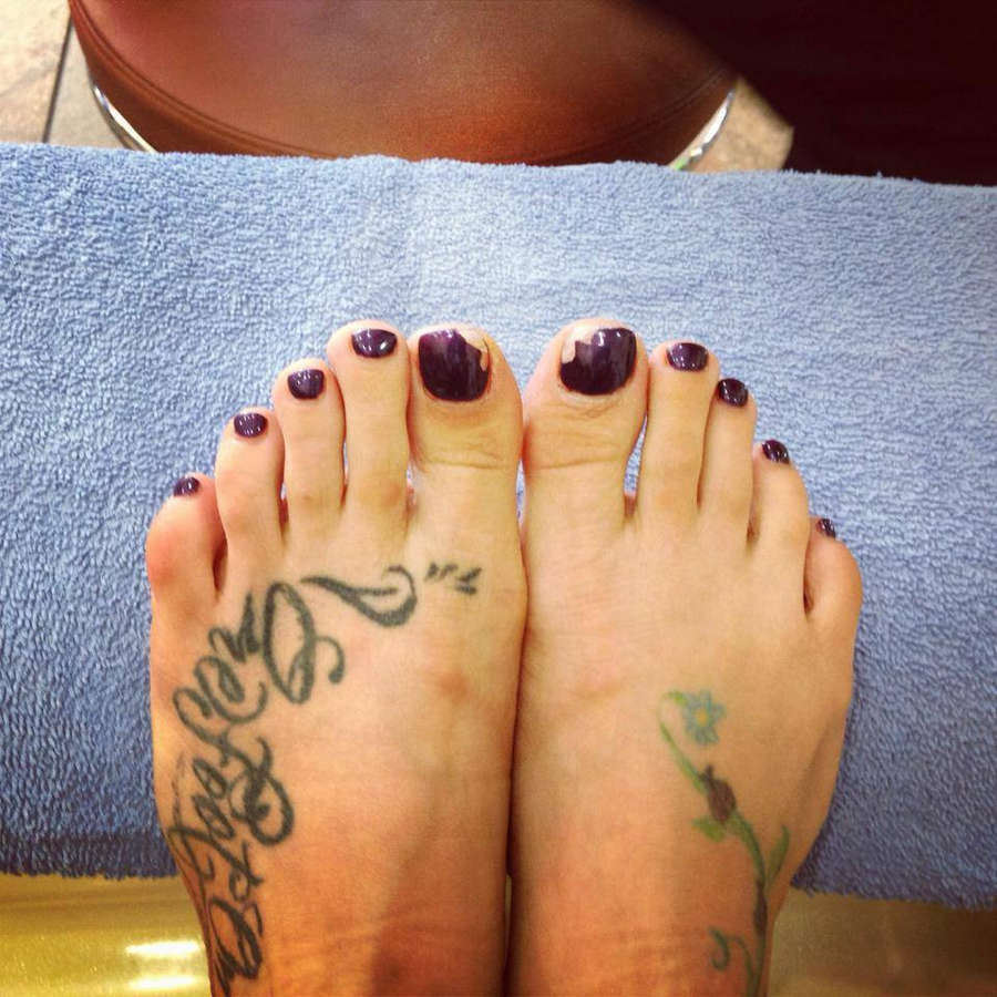 Olivia Black Feet