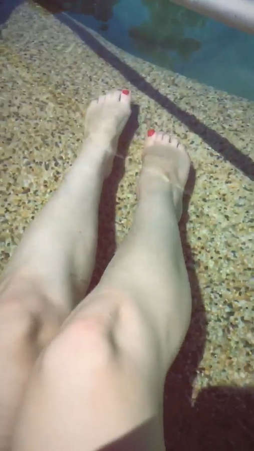 Alana Quartly Feet
