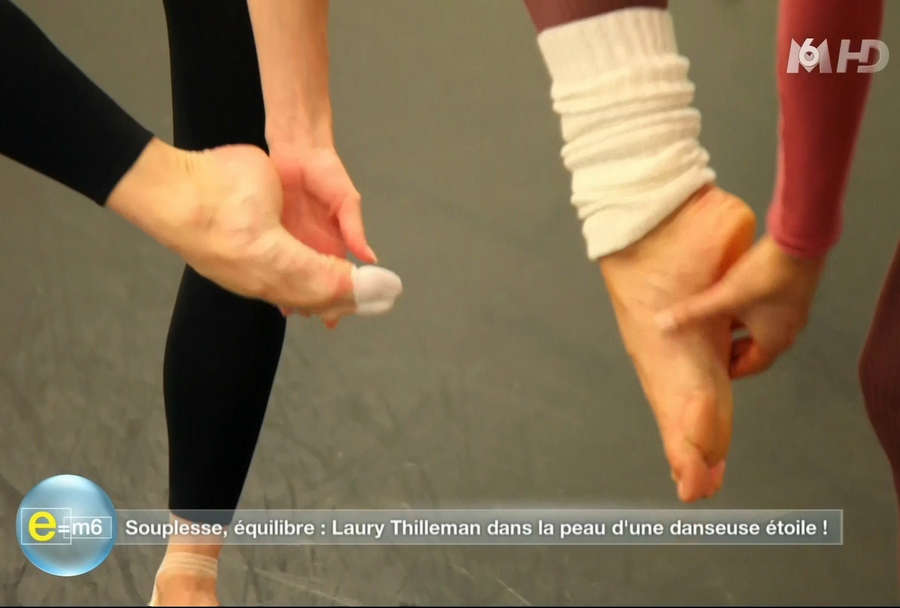 Laury Thilleman Feet
