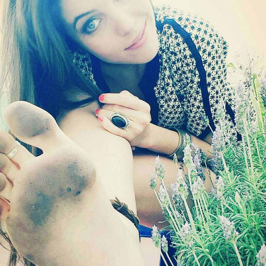Josefina Scaglione Feet