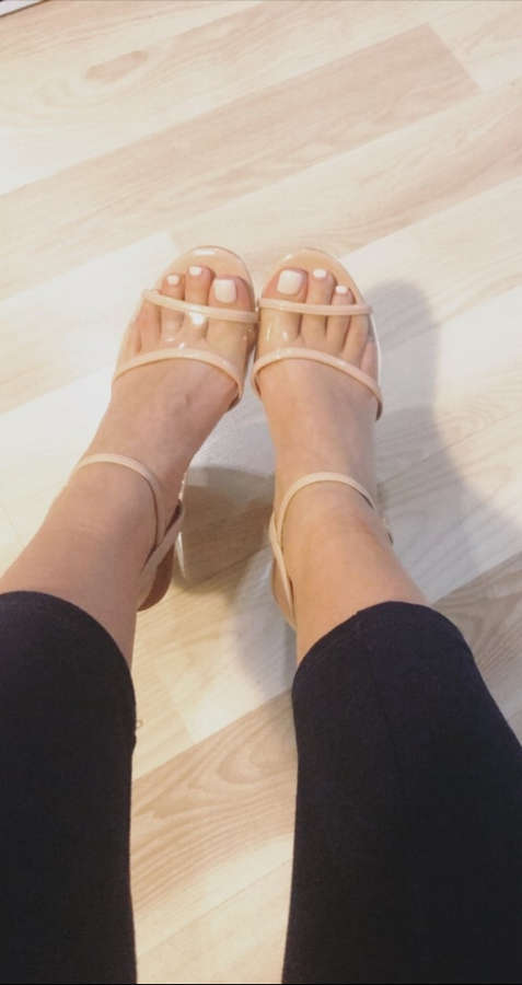 Weronika Heck Feet