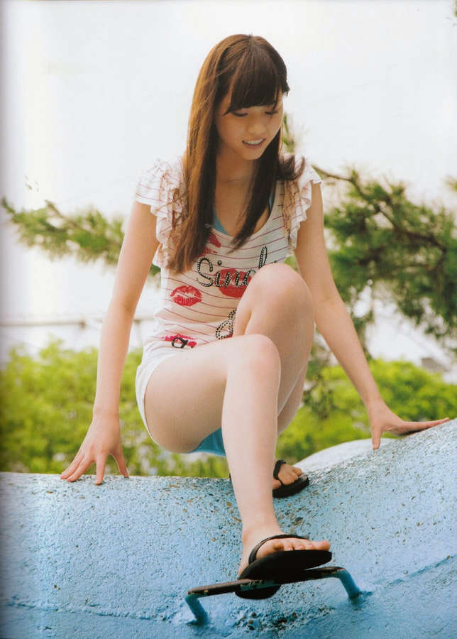 Nanase Nishino Feet