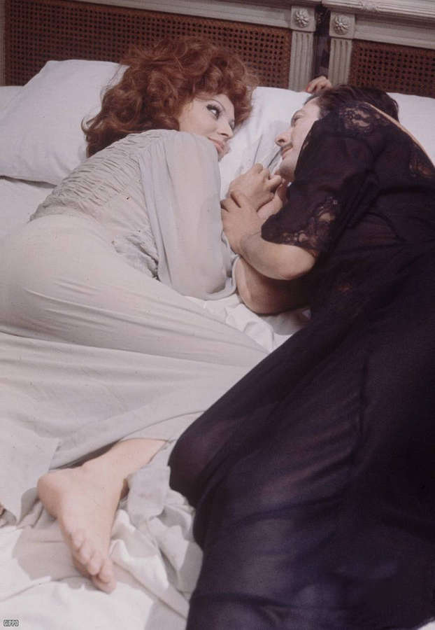 Sophia Loren Feet