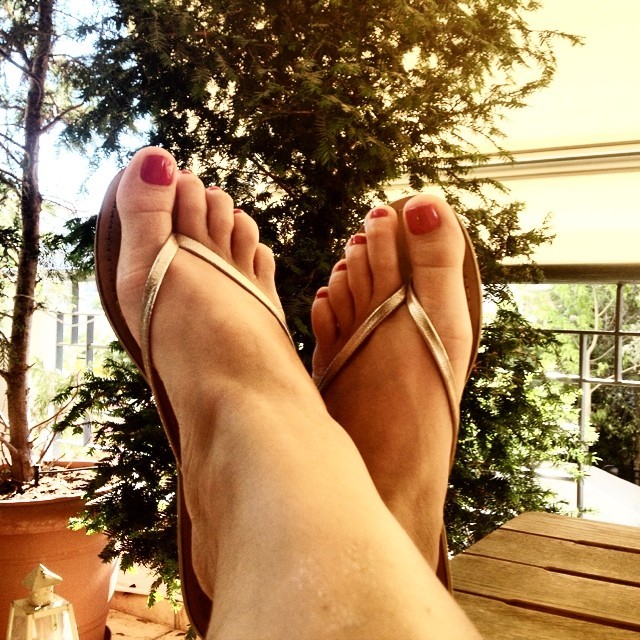 Renia Tsitsibikou Feet