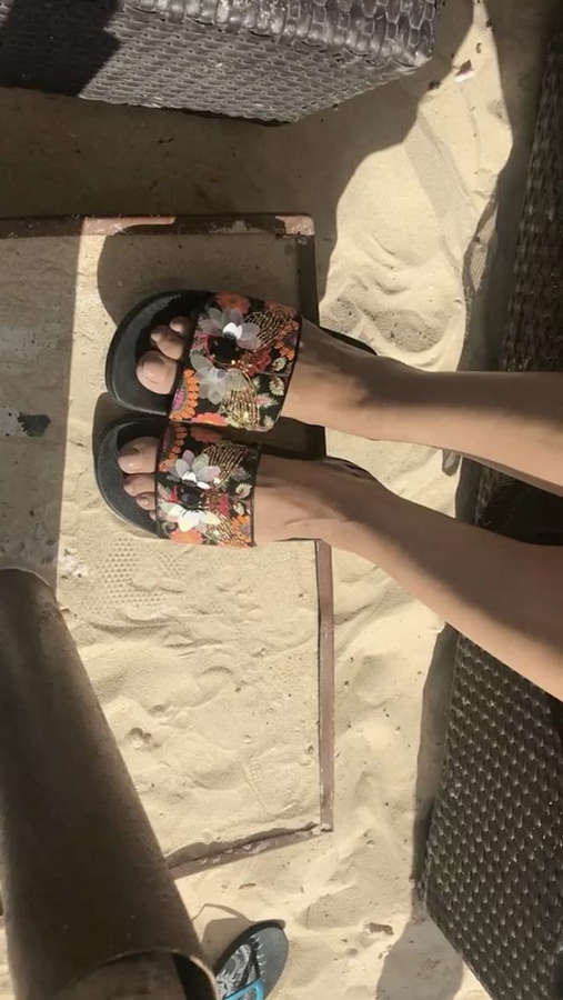 Rogeena Feet