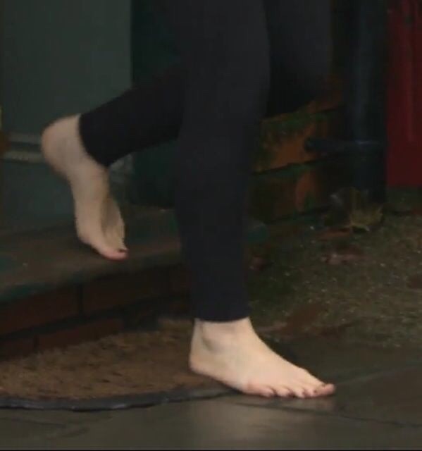 Stephanie Waring Feet