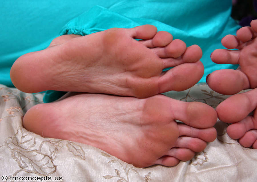 Sunny Sanders Feet
