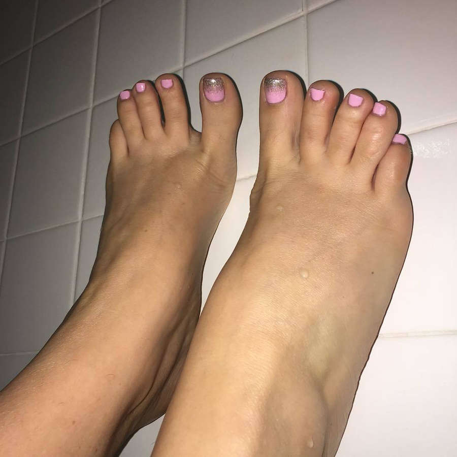 Dana DeArmond Feet