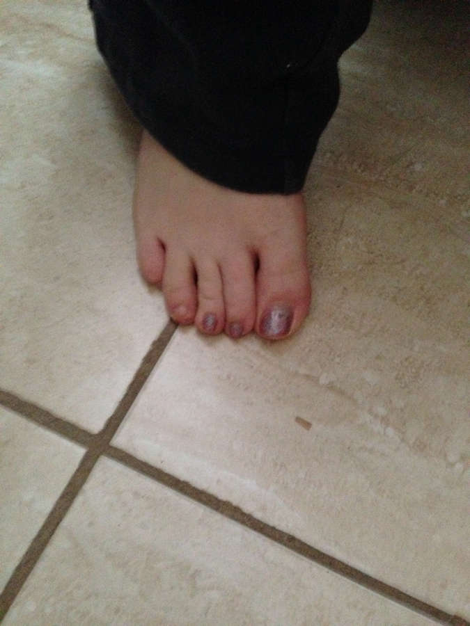 Nicki Blue Feet