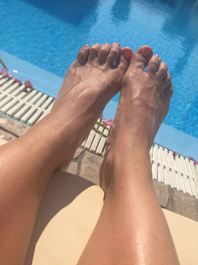 Chloe Lovette Feet