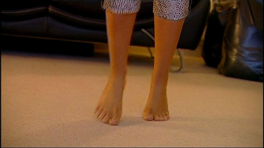 Zoe Salmon Feet