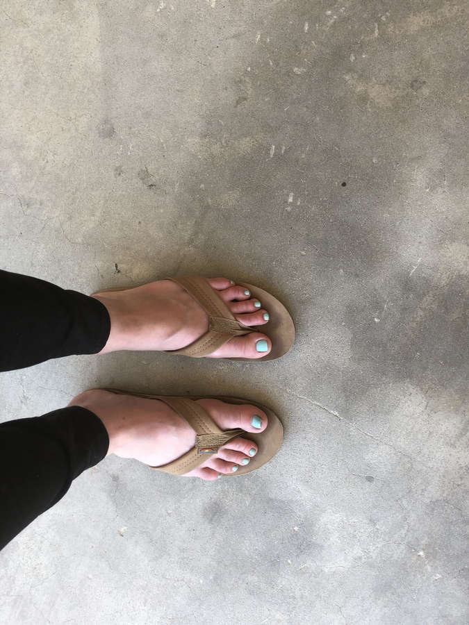 Elizabeth Dias Feet