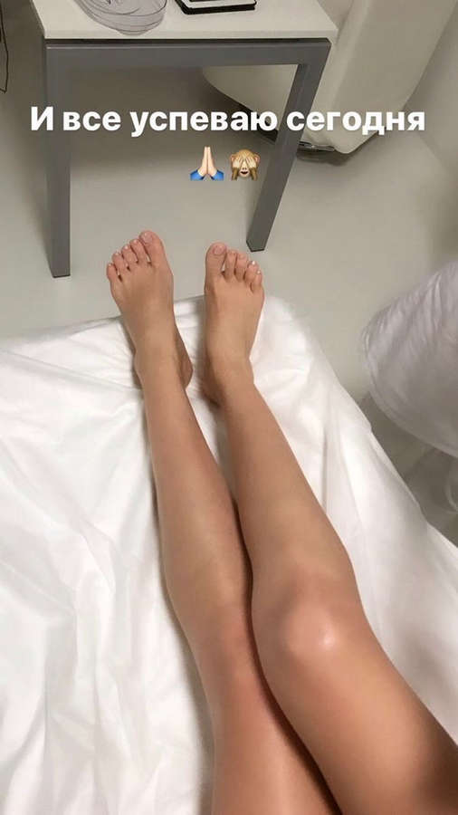 Yana Dobrovolskaya Feet