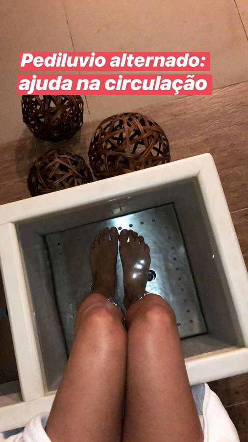 Gabriela Pugliesi Feet
