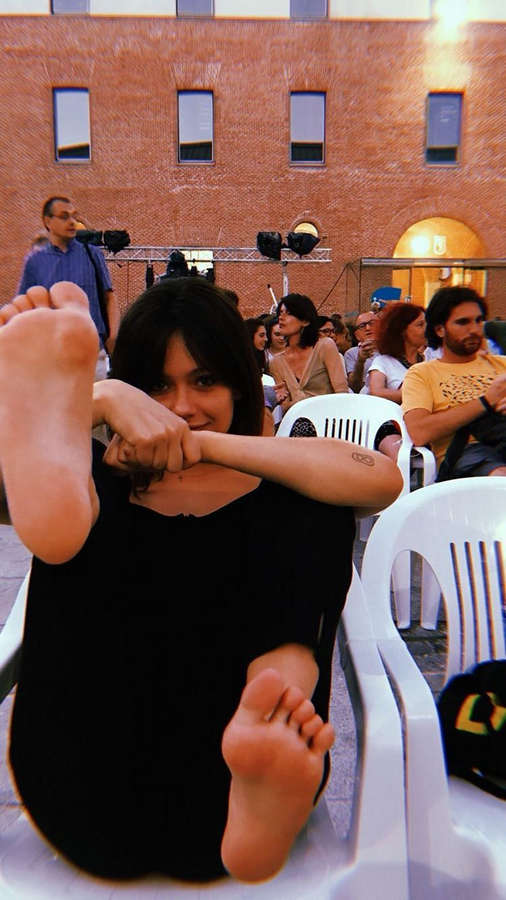 Anna Castillo Feet
