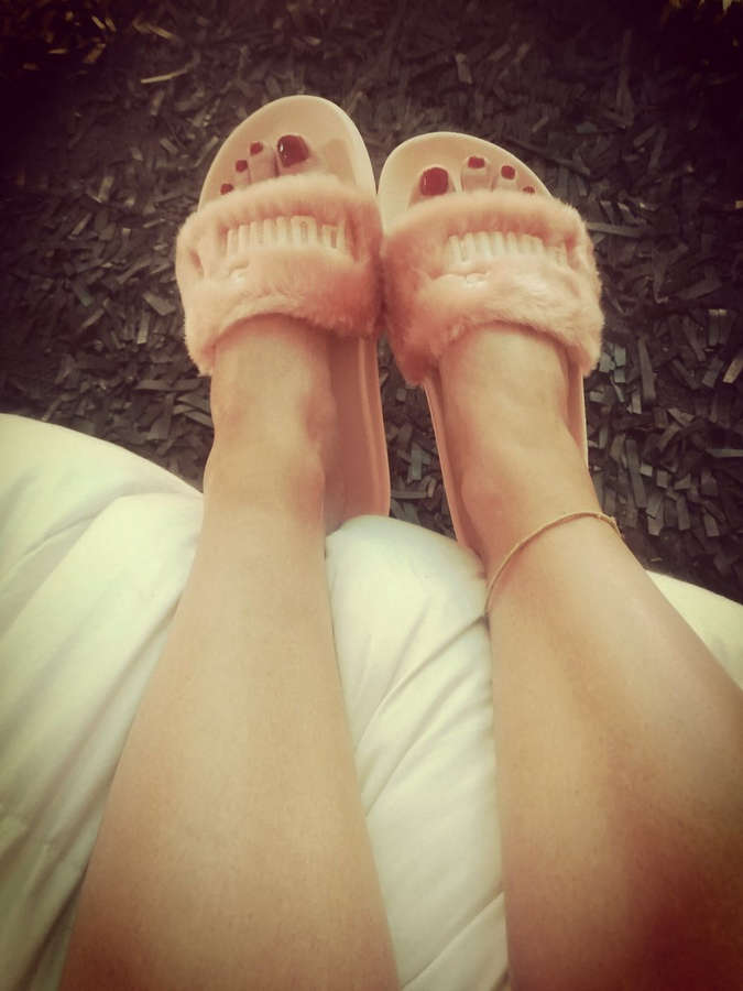 Mariana Echeverria Feet