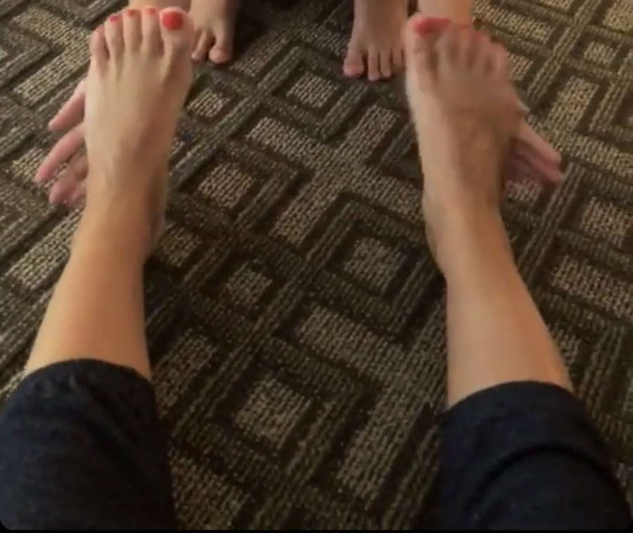 Hilary Duff Feet