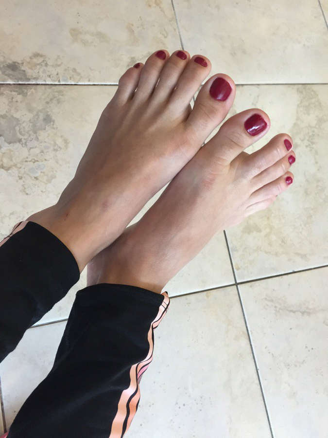 Maria Jade Feet