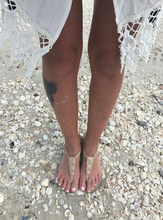 Darja Vaeaersi Feet