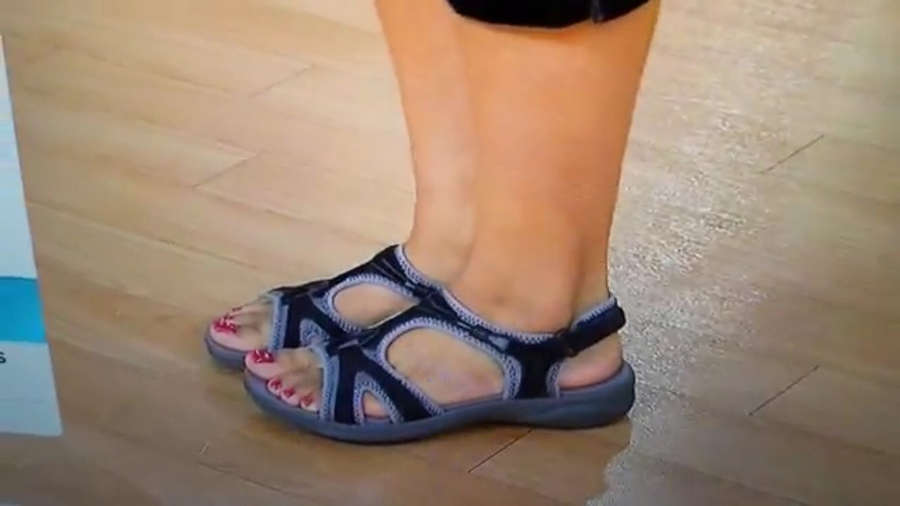 Deanna Fontanez Feet