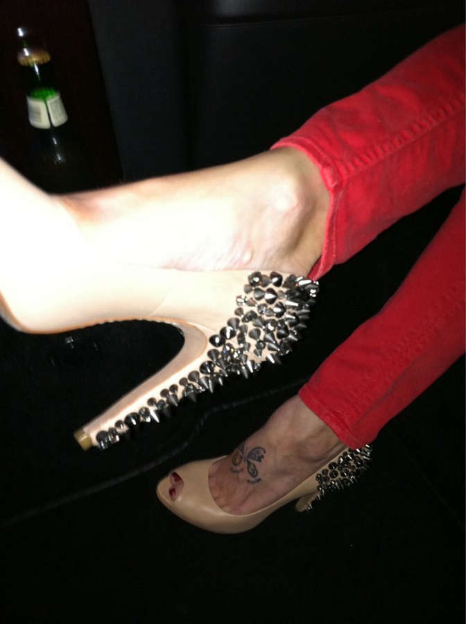 Danielle Monaro Feet