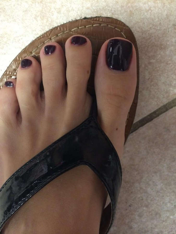 Jennifer Dark Feet