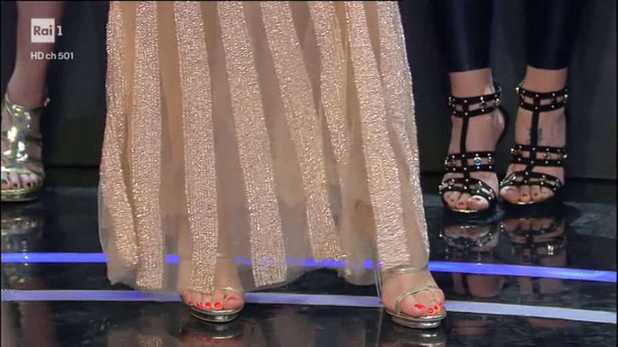 Anna Tatangelo Feet
