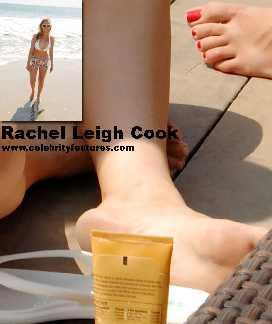 Rachael Leigh Cook Feet