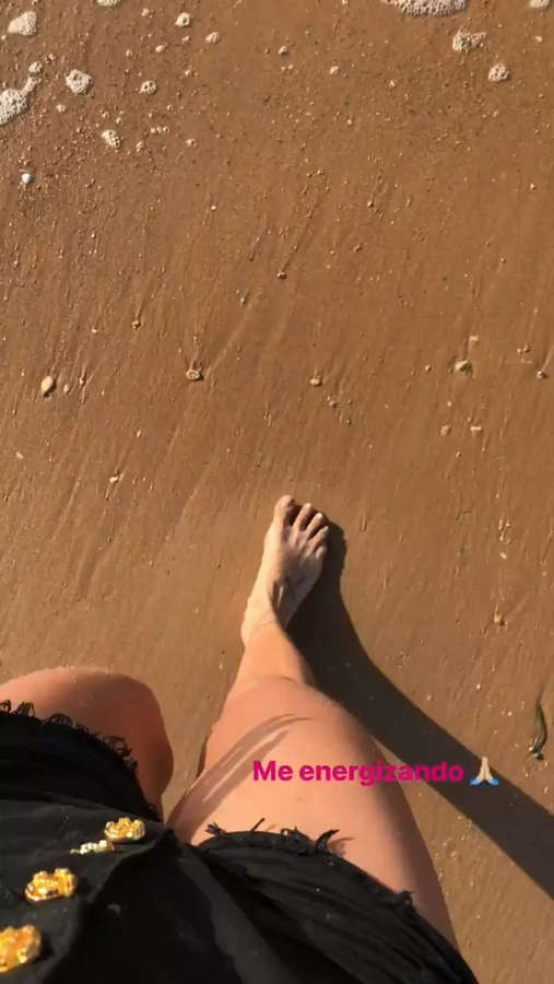 Thais Bianca Feet